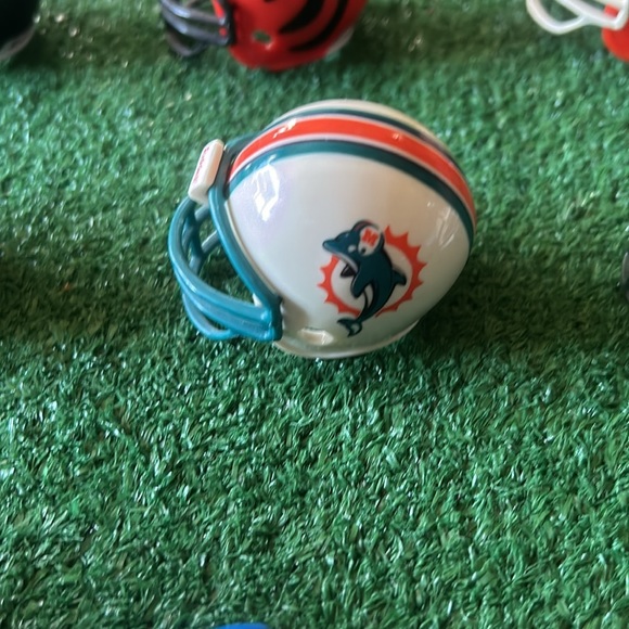 Other 32 Nfl Team Micro Mini Helmet Collection Some Old Logos